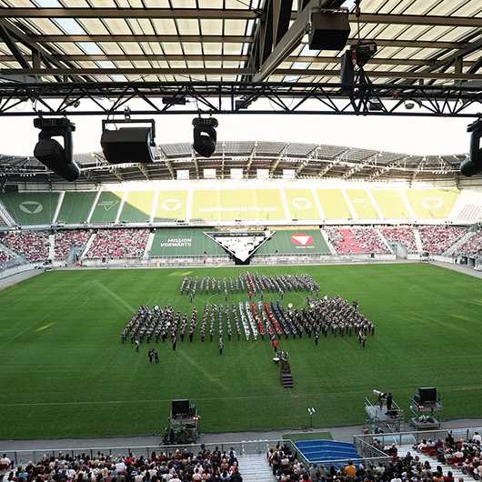 Militärmusik Festival 2023 in Klagenfurt. Orchester auf dem Feld.